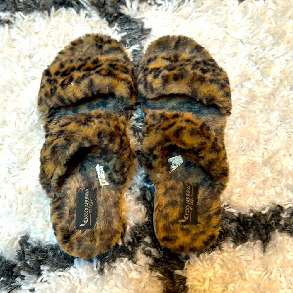 Koolaburra  by Ugg slide slippers